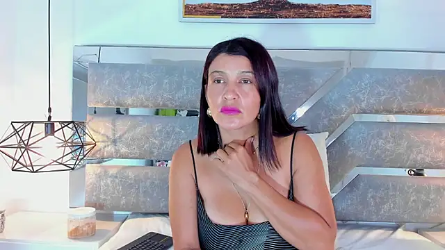 Slut Milf  online show from June 16, 2026, 7:58 pm