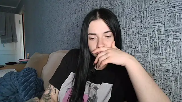 Liana diva online show from March 13, 2026, 2:33 pm