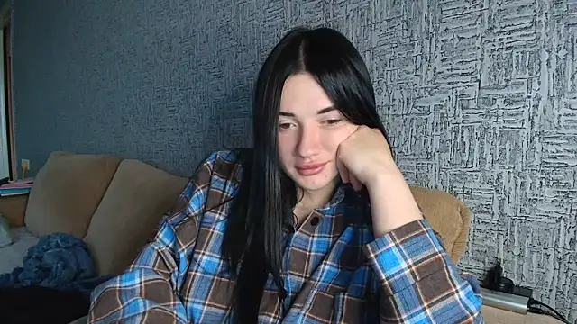 Liana diva online show from April 9, 2026, 1:39 pm