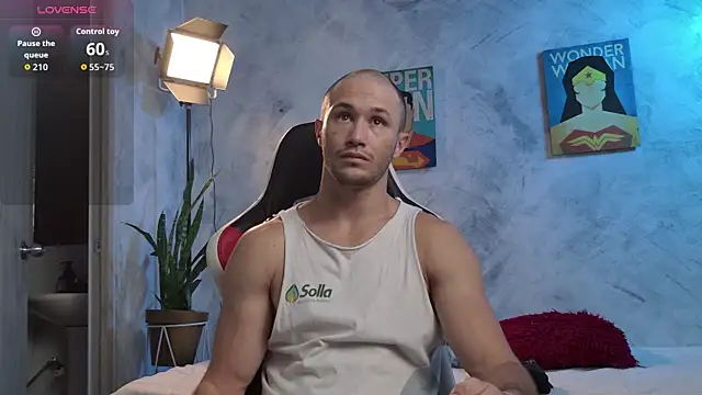 Snapshot of AxelFairchaild chatting on March 31, 2026, 12:07 pm AxelFairchaild online show from March 31, 2026, 12:07 pm