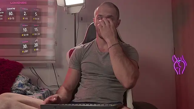 AxelFairchaild online show from May 19, 2026, 1:18 pm