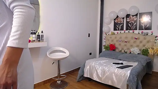 Snapshot of conni_f00x chatting on February 28, 2026, 7:57 pm conni f00x online show from February 28, 2026, 7:57 pm