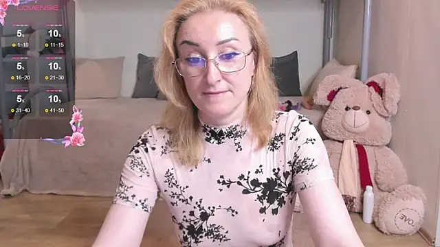 MadissonKiss online show from June 18, 2026, 12:31 am