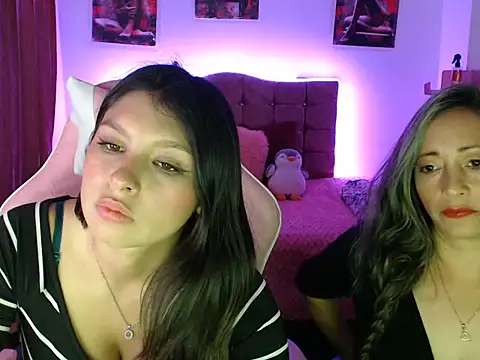 Snapshot of Melanyy_100 chatting on March 12, 2025, 11:44 pm Melanyy 100 online show from March 12, 2025, 11:44 pm