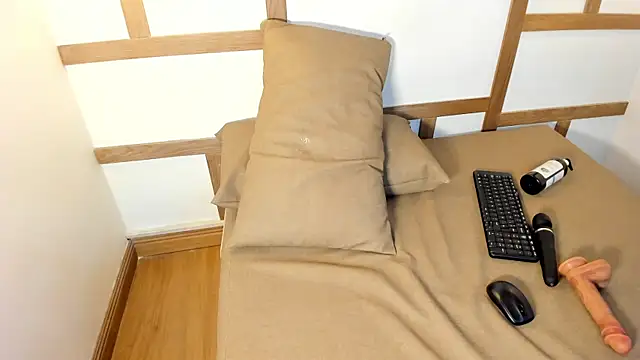 CriistalJade online show from February 11, 2025, 10:07 pm