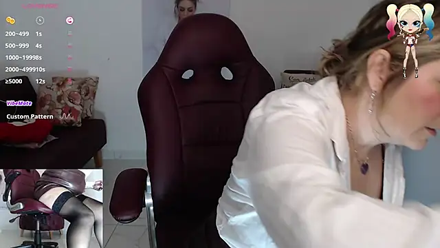 Snapshot of Serenay_ chatting on January 11, 2025, 12:44 am Serenay online show from January 11, 2025, 12:44 am
