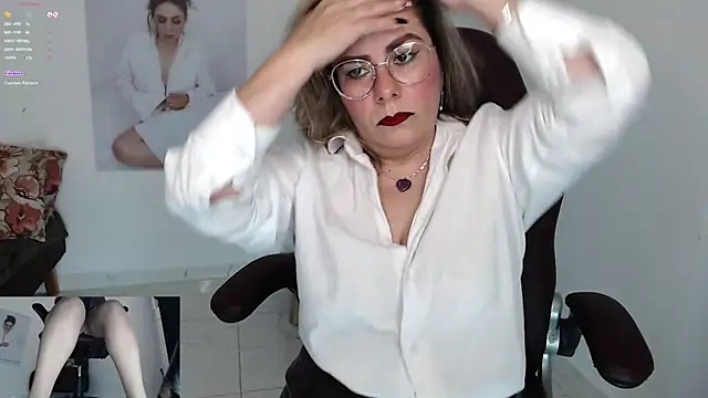 Snapshot of Serenay_ chatting on January 20, 2025, 9:22 pm Serenay online show from January 20, 2025, 9:22 pm