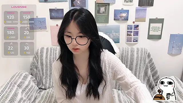 Snapshot of LiLiYbaby chatting on June 11, 2026, 6:43 am LiLiYbaby online show from June 11, 2026, 6:43 am
