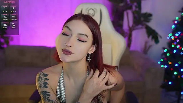 Magnetic Mia  online show from December 17, 2025, 3:22 am