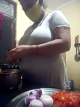 Snapshot of Punjabi_beauty123 chatting on December 15, 2024, 1:43 pm Punjabi beauty123 online show from December 15, 2024, 1:43 pm