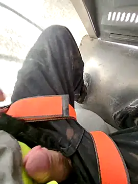 omarito100 online show from November 28, 2025, 10:37 am