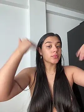 floriamANDjazmin online show from March 14, 2026, 9:10 pm