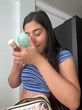 floriamANDjazmin online show from March 15, 2026, 8:49 pm