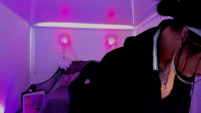 AuroraDiaz online show from November 3, 2025, 6:22 pm