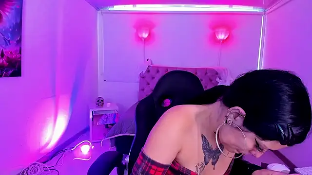 AuroraDiaz online show from October 22, 2025, 7:24 pm