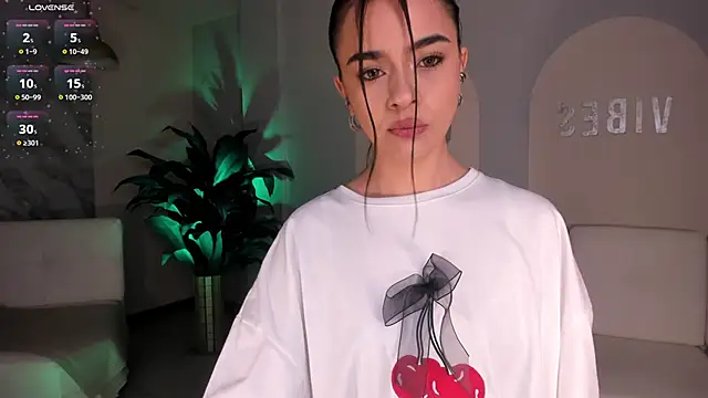 AlanaCraft online show from September 16, 2025, 12:06 pm