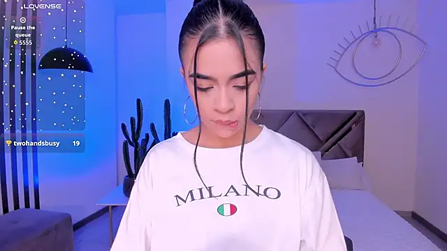 AlanaCraft online show from November 11, 2025, 12:33 pm