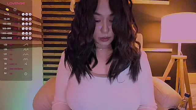 kimmy chi  online show from February 18, 2025, 4:58 pm