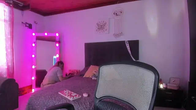 miss julietaa online show from February 16, 2026, 3:32 pm