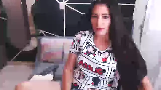 Snapshot of LUCY_LI chatting on January 23, 2025, 6:03 pm LUCY LI online show from January 23, 2025, 6:03 pm