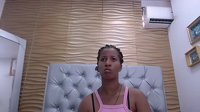 Snapshot of AshantiHopsom chatting on December 5, 2024, 7:11 pm AshantiHopsom online show from December 5, 2024, 7:11 pm