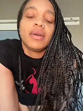 Snapshot of afavoredangel chatting on April 9, 2026, 12:12 am afavoredangel online show from April 9, 2026, 12:12 am