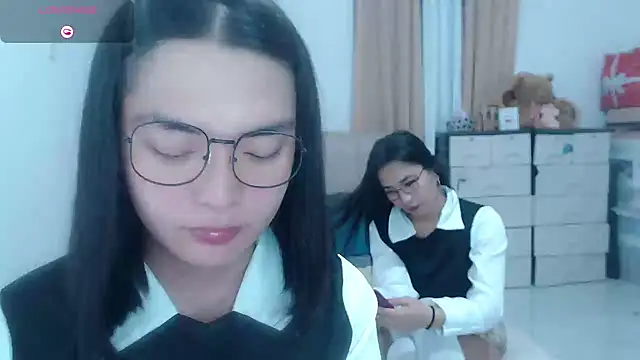 zhaviahale21 online show from July 22, 2026, 1:02 pm
