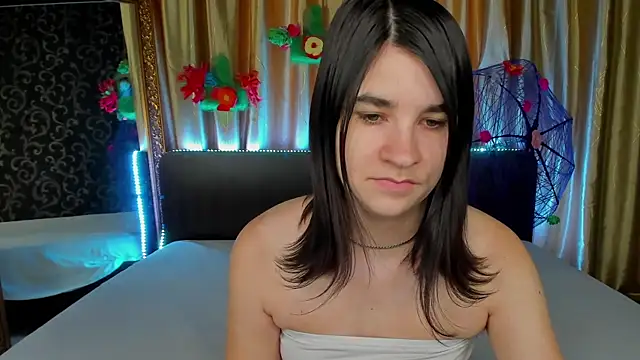  Polly Love  online show from April 4, 2026, 5:58 am