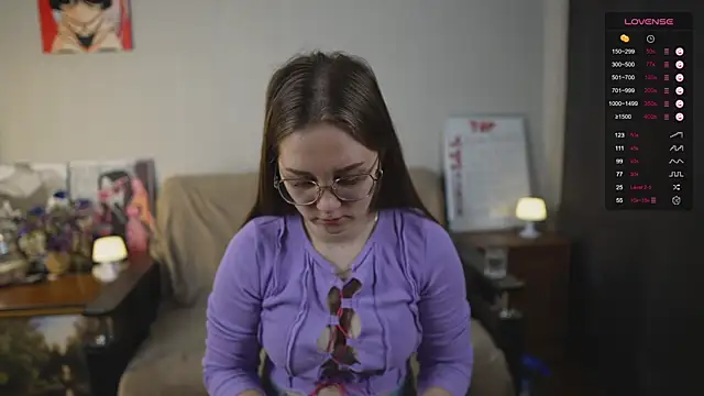 Miatiny online show from November 22, 2025, 1:43 pm