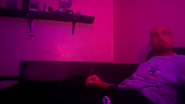 nakedtony81 online show from December 22, 2025, 4:01 am