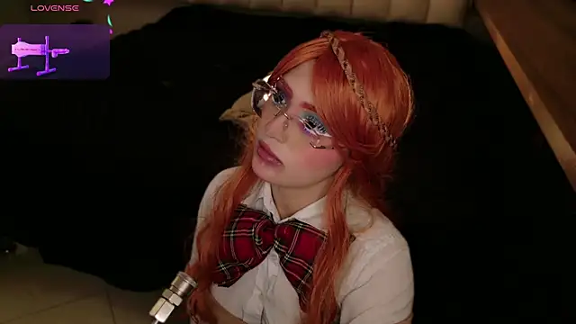 Megan mooree  online show from October 24, 2025, 1:32 pm