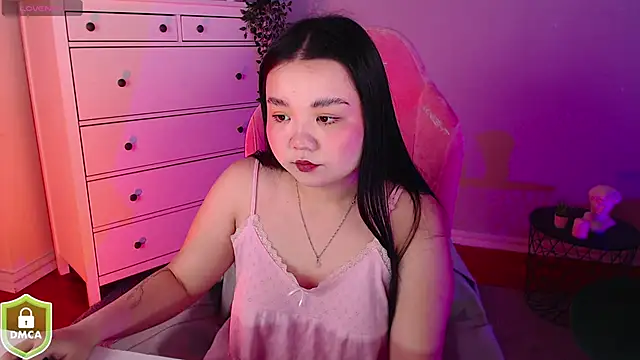 Suzy Baee online show from December 8, 2024, 12:30 pm