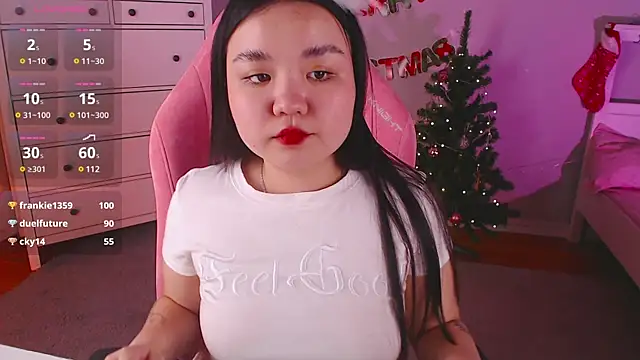 Suzy Baee online show from December 18, 2024, 6:57 pm