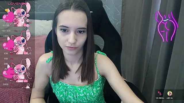 Alice Weiss online show from November 12, 2025, 7:34 am