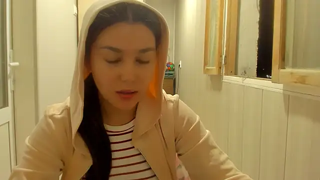 LunaXmii online show from October 2, 2025, 8:45 pm