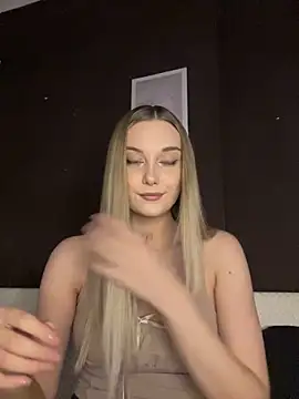 Snapshot of Alisa_Rise chatting on February 21, 2025, 3:43 pm Alisa Rise online show from February 21, 2025, 3:43 pm