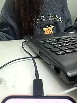 Snapshot of Claire_xixi1 chatting on December 6, 2024, 9:04 am Claire xixi1 online show from December 6, 2024, 9:04 am
