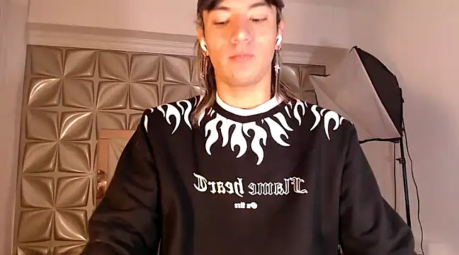 Snapshot of georgie_latin99 chatting on March 7, 2025, 12:01 pm georgie latin99 online show from March 7, 2025, 12:01 pm