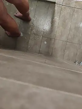 Macanxxx online show from September 28, 2025, 9:27 am