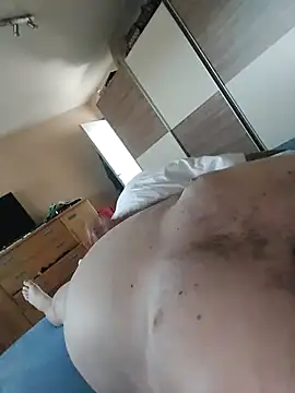 Macanxxx online show from February 15, 2025, 8:33 am