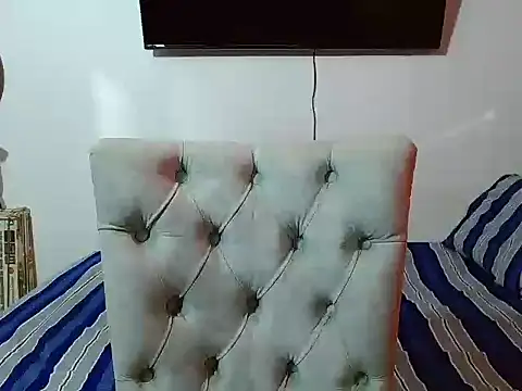 Velk hot online show from April 13, 2026, 11:58 am