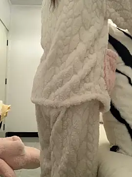 Aimeil online show from April 3, 2026, 1:28 pm