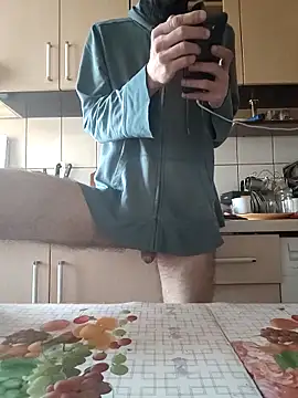 Snapshot of vulpe8400 chatting on February 17, 2026, 10:45 am vulpe8400 online show from February 17, 2026, 10:45 am