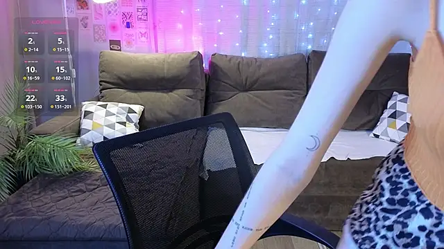 jenny bunny  online show from November 20, 2025, 1:39 am