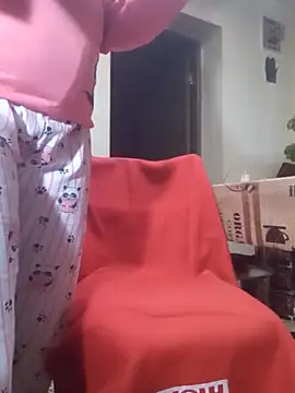 Snapshot of Ely_Elenita chatting on February 25, 2026, 12:11 am Ely Elenita online show from February 25, 2026, 12:11 am