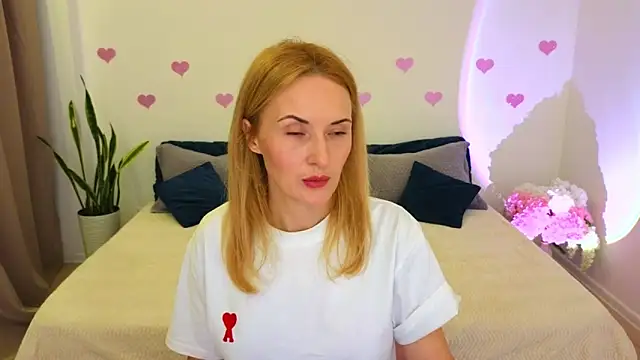 AlisssaRose online show from February 14, 2026, 8:42 pm