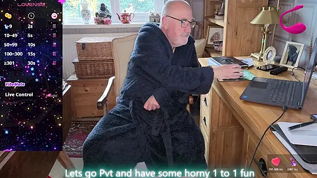 Snapshot of Adamdaddybear chatting on March 30, 2026, 7:21 am Adamdaddybear online show from March 30, 2026, 7:21 am