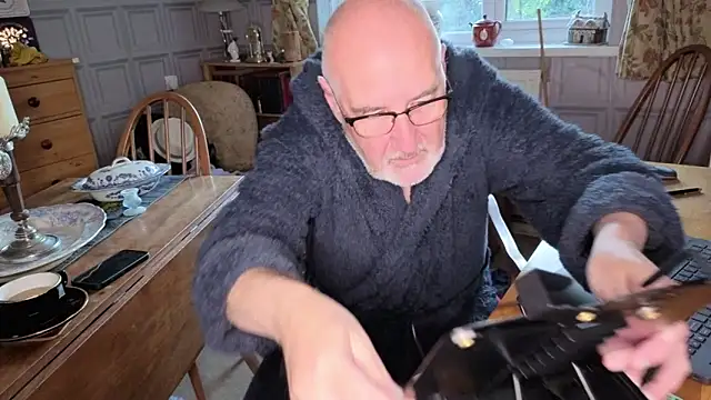 Adamdaddybear online show from October 27, 2025, 7:31 am