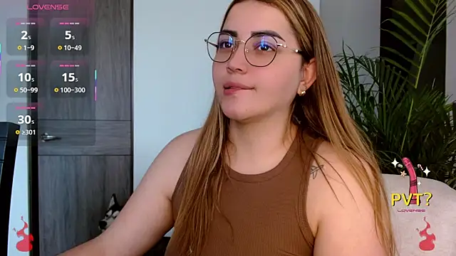 Lucia star   online show from November 3, 2025, 4:10 pm