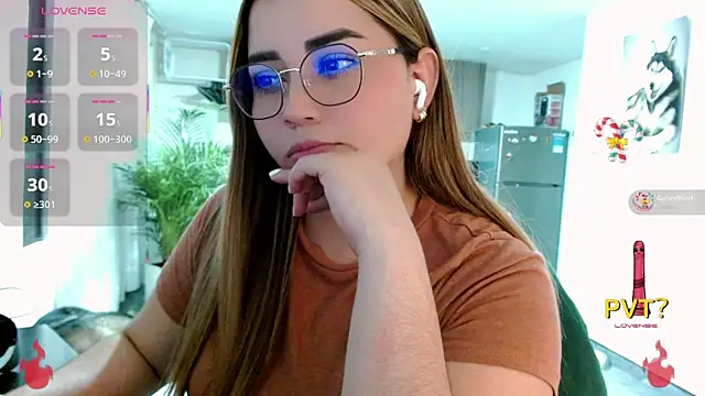 Lucia star   online show from November 26, 2025, 2:11 am